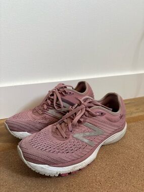 New Balance Women's Dusty Rose Lace-Up Running Sneakers